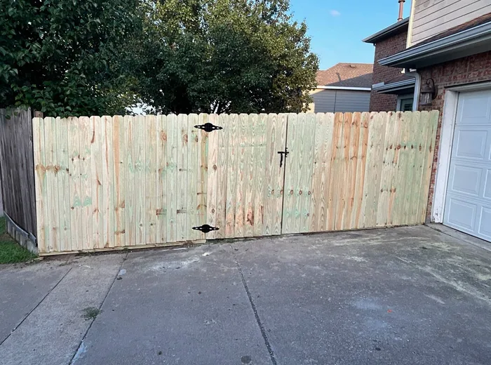 New cedar privacy fence and gate